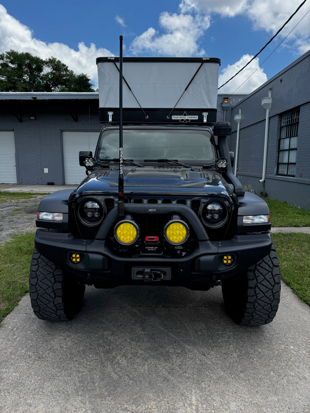 Pre-Owned Four Wheel Campers Project M for Jeep Gladiator