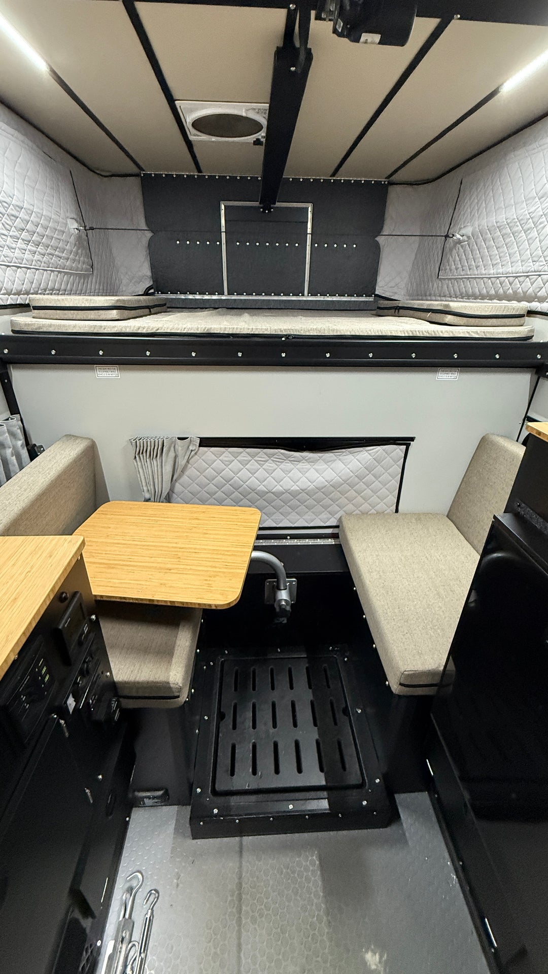 Pre-Owned Four Wheel Campers Hawk Camper