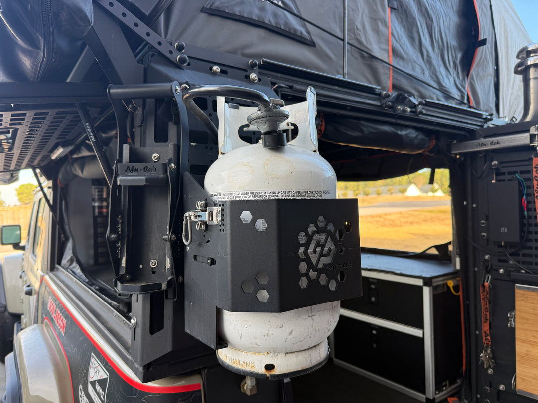 Pre-Owned Alu-Cab ModCAP Family Camper with Accessories