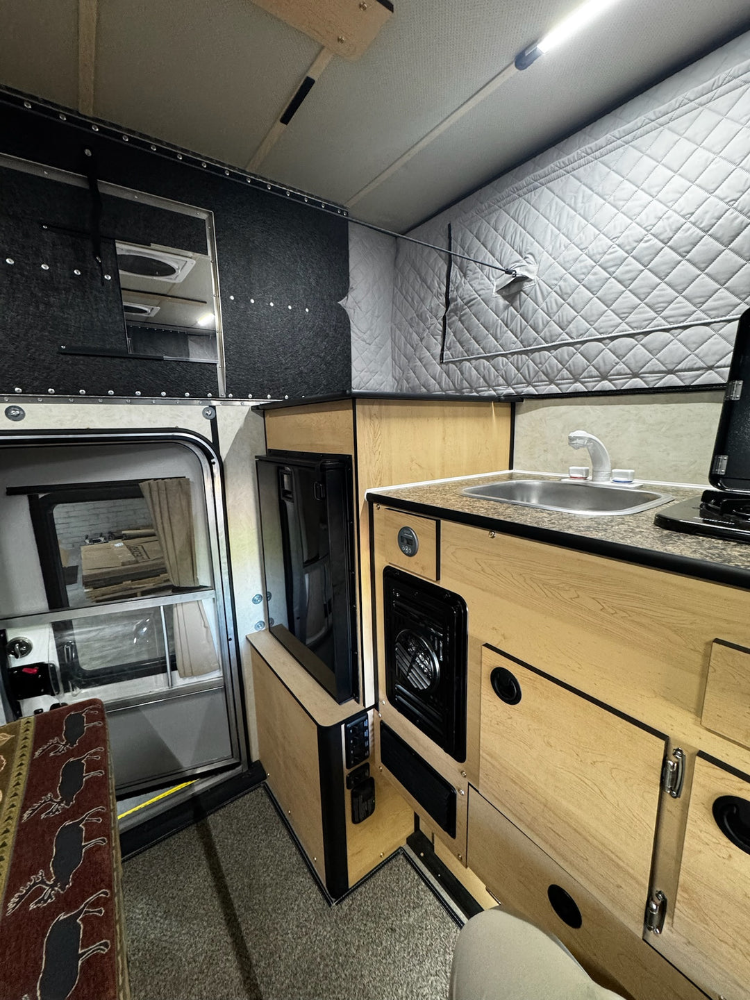 Pre-Owned Four Wheel Campers Raven Camper